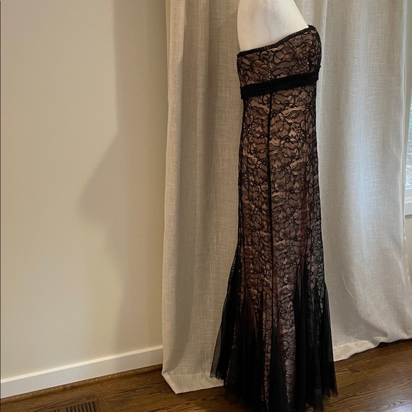 Vintage Badgley Mischka Black Lace Strapless Gown - Picture 4 of 16